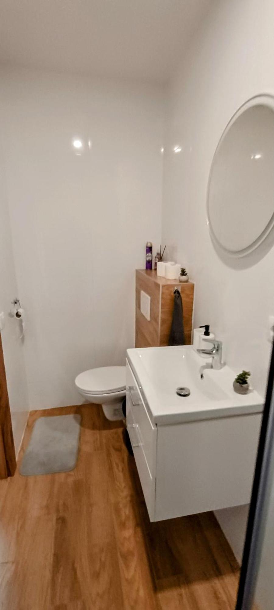 Apartman Shelly Vlachy Exteriör bild